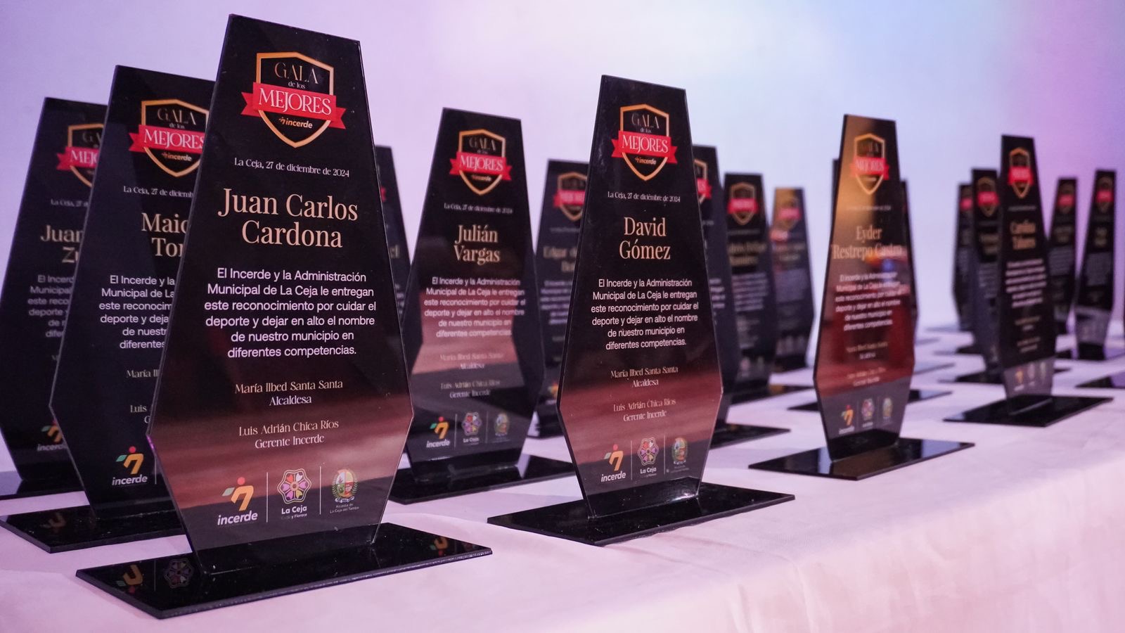 La ceja c9bc 4a18 9de8 dc592e72e61b